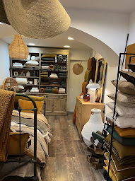 Photo n°3 de Fleurs du Désert - Boutique décoration Nîmes à Nîmes (Magasin d'ameublement et de décoration)