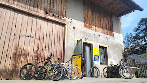 Photo n°2 de SABOÏA VÉLO | Guides et École de VTT - Réparation Cycle - Location de VTT électriques à Saint-Pierre-d'Albigny (Magasin de vélos d'occasion)