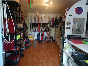 Photo n°30 de lecanicrosseur à Raddon-et-Chapendu (Magasin d'alimentation animale)