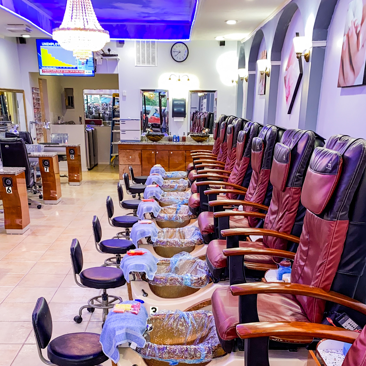 LC Nails Royston BiLo to LC NAILS. This place is the best