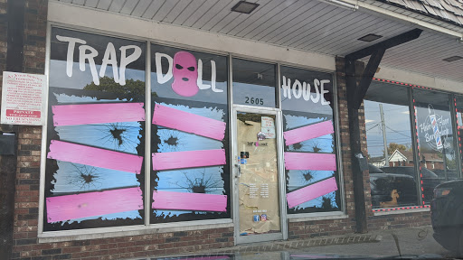 Trap doll house - Thumbnail