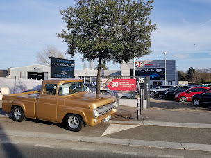 Photo n°18 de S BEKE Motors CONCESSIONNAIRE ISUZU ILE DE FRANCE PARIS à Thiais (Exportateur de véhicules)