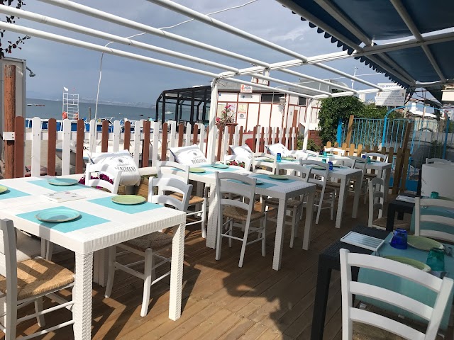Pazziella Beach Bar & Restautant