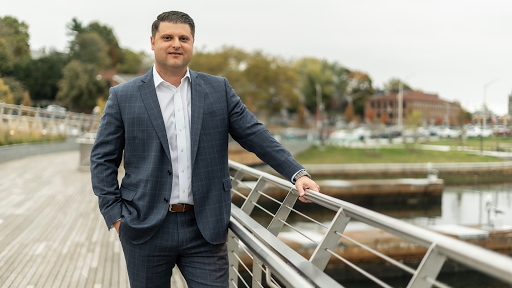 The Andrade Team: Jimmy Andrade, REALTOR - Thumbnail