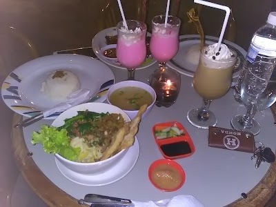 Photos of Cafe "Laras Liris" Grand Mahkota Hotel