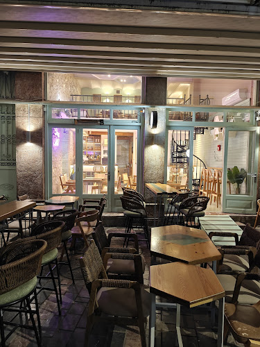 Opinii despre Meli The Blackbee în Χίος - Καφετέρια