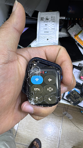 Cracked Apple Watch touch glass does not always mean you need a full device replacement. At Smart… post image