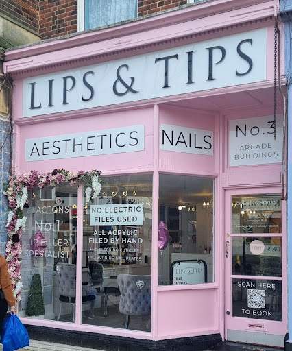 Lips And Tips - Visual