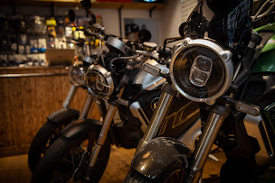 Photo n°9 de GreenMotorShop à Paris (Magasin de pièces et d'accessoires pour motos)