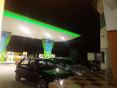 Photos of gas station and restaurant