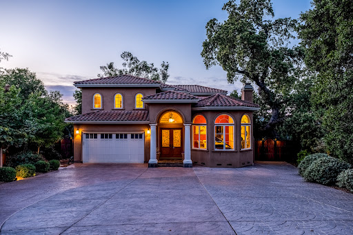 Linh Ly, REALTOR | Rainmaker Real Estate - Thumbnail