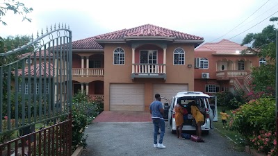Photos of Chisholm's Retreat