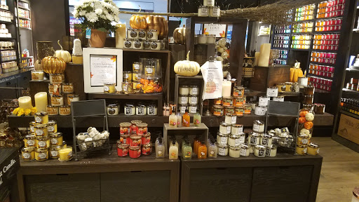 White Barn Candle Co