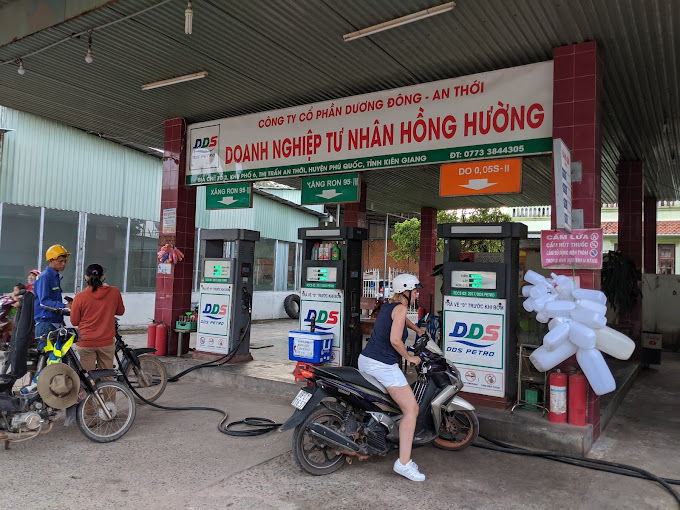 Cây Xăng Hồng Hường