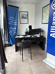 Photo n°4 de Allianz Assurance NANTERRE LES AMANDIERS - Laroza & GERONDEAU à Nanterre (Compagnie d'assurance moto)