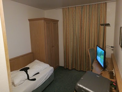 Photos of S&ouml;hnel