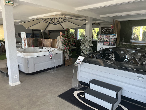 Photo de Idéal Piscine et Spa - Jacuzzi® à Solliès-Toucas (83210)