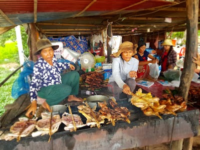 Photos of យាយលន់ មាន់ស្រែអាំង (Yeay Lorn Chicken Roasted)