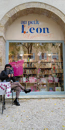 Photo n°16 de Au petit Léon, librairie-café à Saint-Amour (Salon de thé)