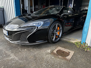 Photo n°2 de carrosserie peinture workshop automobile à La Chapelle-des-Fougeretz (Atelier de carrosserie automobile)