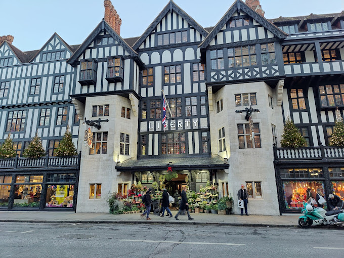 Chanel Shops In London: Explore the Iconic Brand's Locations in