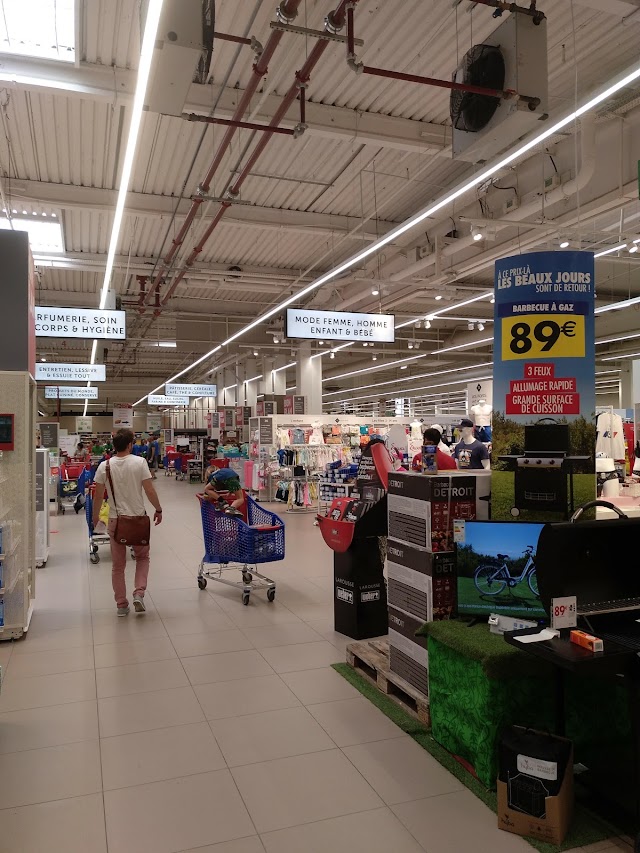 Centre Commercial Carrefour Ségny