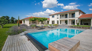 Photo n°8 de CERTE piscines & Spa / L’esprit piscine / JACUZZI à Pont-Salomon (Magasin de matériel pour piscines)