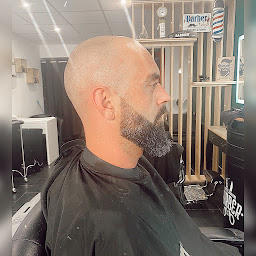 Photo n°16 de Nouvelle Ère - Coiffure Mixte - Barbier à Toulon (Barbier)