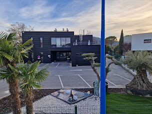 Photo n°26 de Sublim'Piscines Méditerranée à Tourves (Fabricant d'abris voiture et de pergolas)