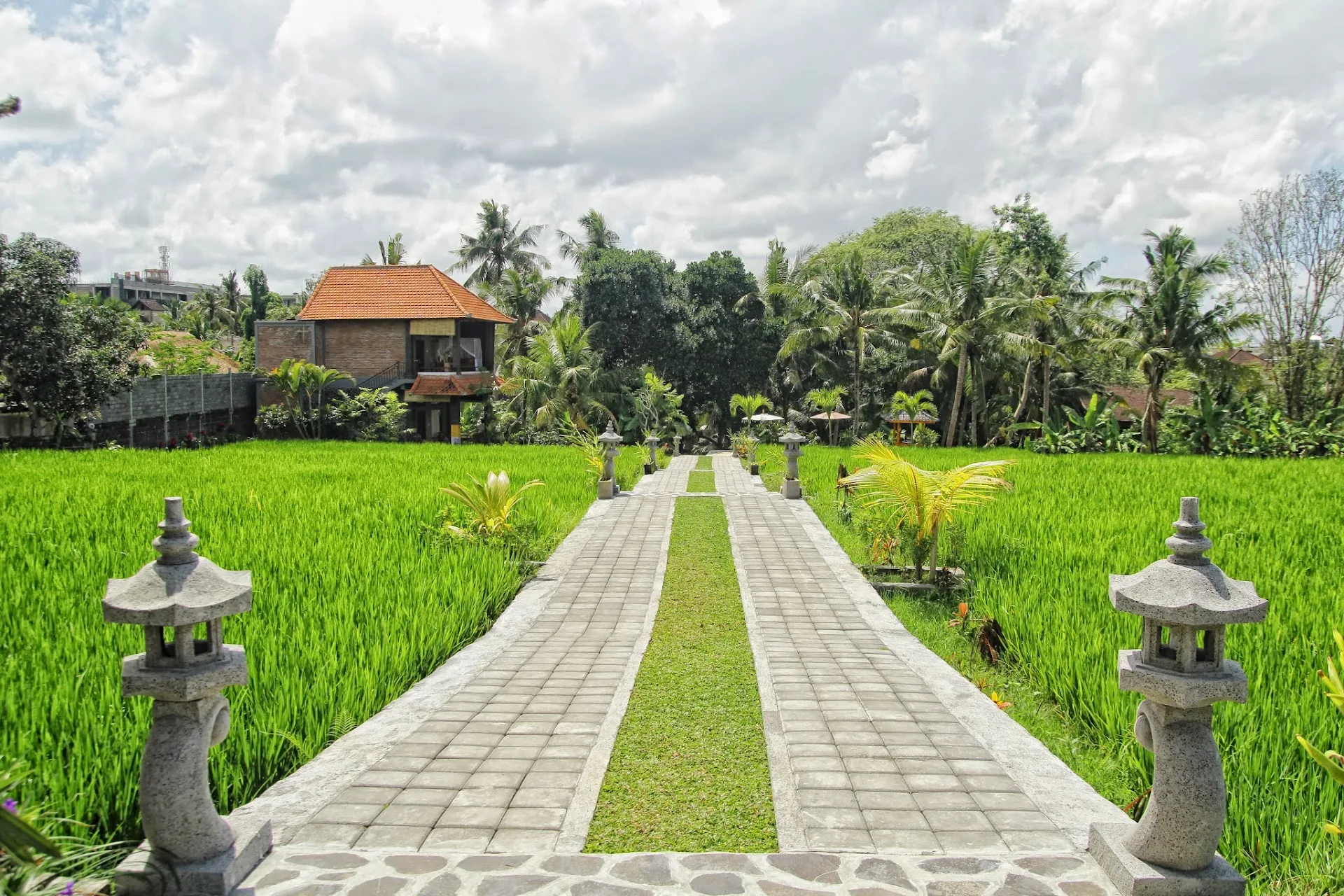 Kama Bisma, Bali