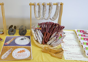 Photo n°3 de Hervé Tristant Salaisons Saint-Georges à Murat-sur-Vèbre (Charcuterie)