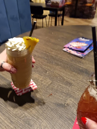 Hollywood Café