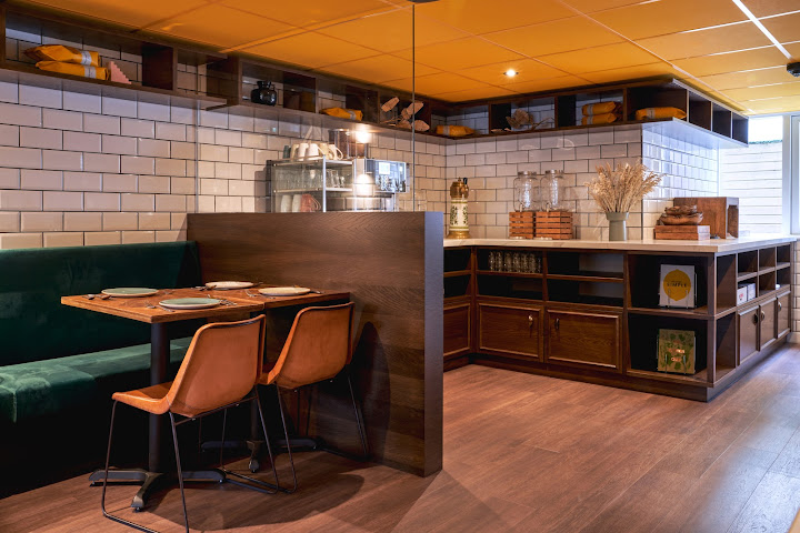 Max Brown Hotel Museum Square by null