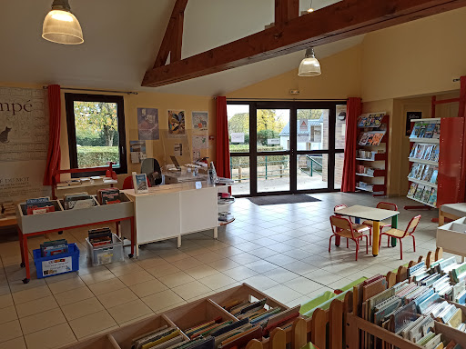 Public Library De St-Léger-Des-Vignes - Thumbnail