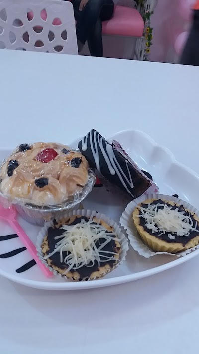 Photos of House of Kitty Cafe & Bakery Kaskasen