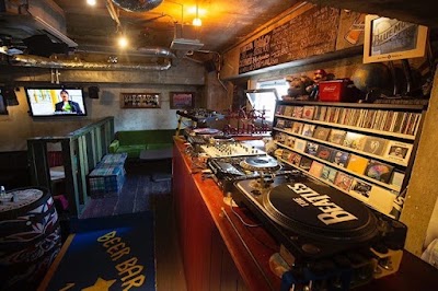 BEER BAR 11 The Rock（イレブン ザ ロック）