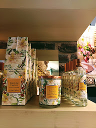 Photo n°19 de L'univers de Lou à Honfleur (Magasin d'ameublement et de décoration)