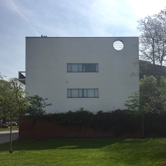 Maison Guiette, Le Corbusier