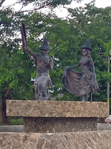 Monumento a la Danza del Pocho - Thumbnail