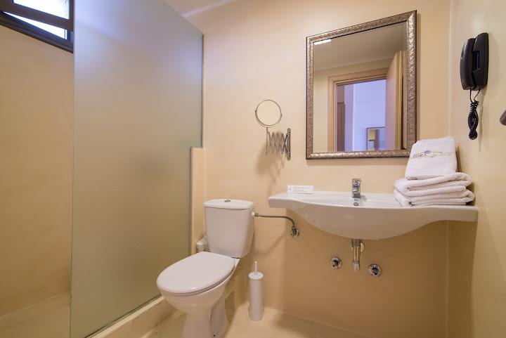 Flegra Palace by null