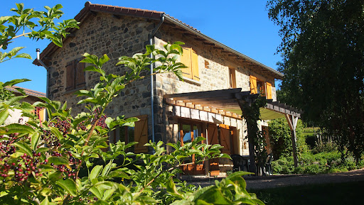 Photo de Gîte des Monneries, Beaujolais vert à Poule-les-Écharmeaux (69870)