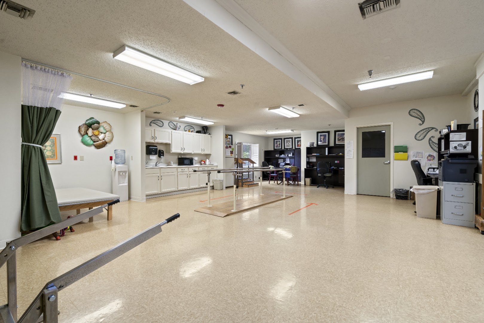 Southern Hills Healthcare And Rehabilitation - Photo 3