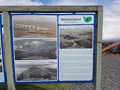 Photos of Skei&eth;ar&aacute; Bridge Monument