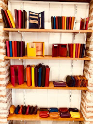 Photo n°2 de Cordonnerie Alex à Cahors (Magasin de maroquinerie)