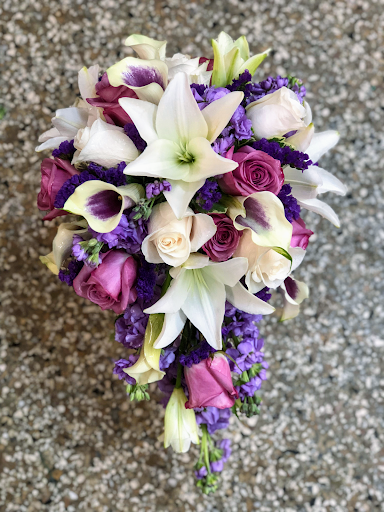 Monte's Flowers & Gifts - Thumbnail