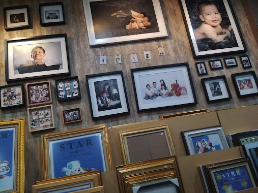 RQS Studio, Author: Annisa Ushsholihak