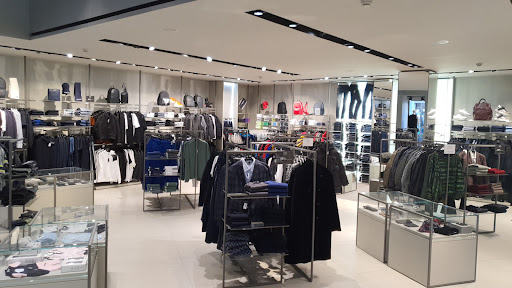 Armani Outlet Fidenza - Thumbnail