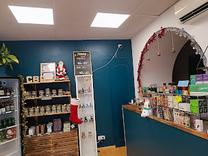 Photo n°2 de Les Chanvriers CBD - Gaillac à Gaillac (Magasin de cannabis)