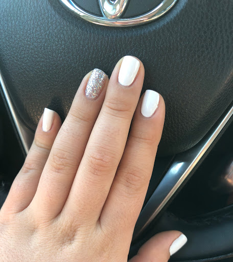 Eyvon's Nails - Thumbnail