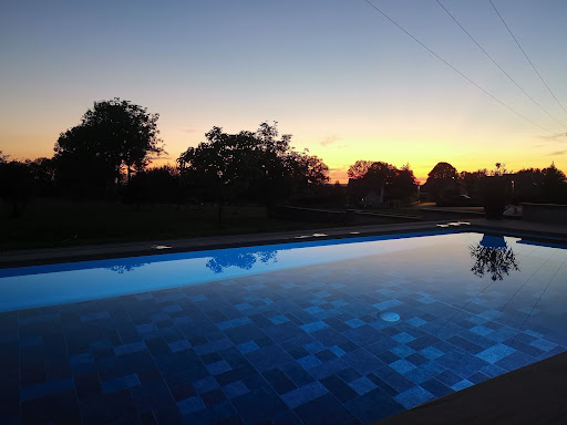 Photo de Loon Piscines & Spas - Hydro Sud Besançon à Montferrand-le-Château (25320)